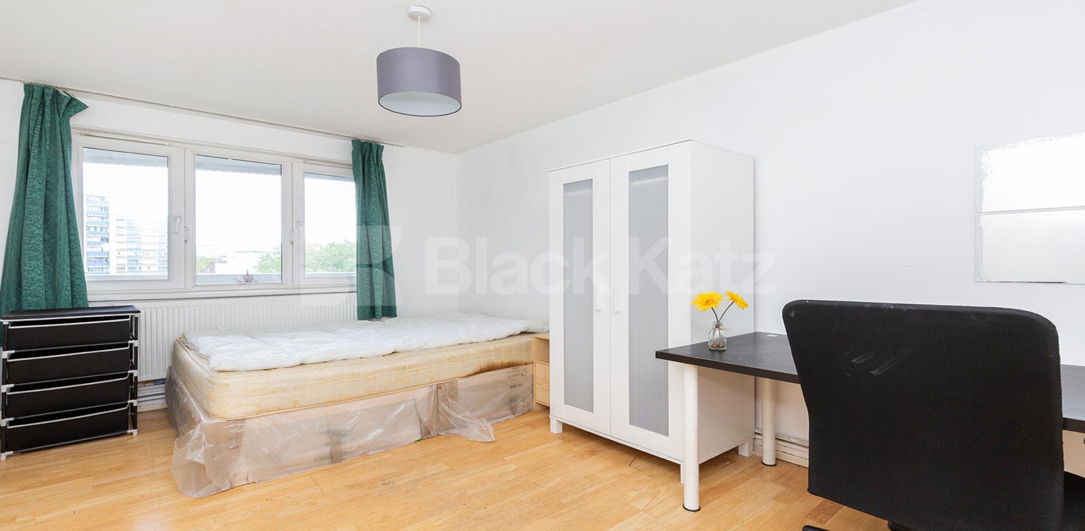 			3 Bedroom, 1 bath, 1 reception Apartment			 Skinner Street , CLARKENWELL EC1